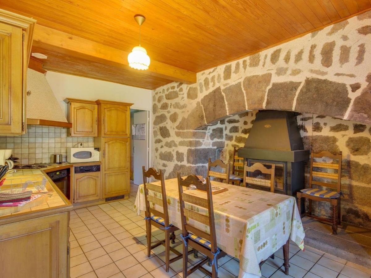 Beautiful Villa In The Parc Des Volcans D Auvergne Vic-sur-Cère 외부 사진