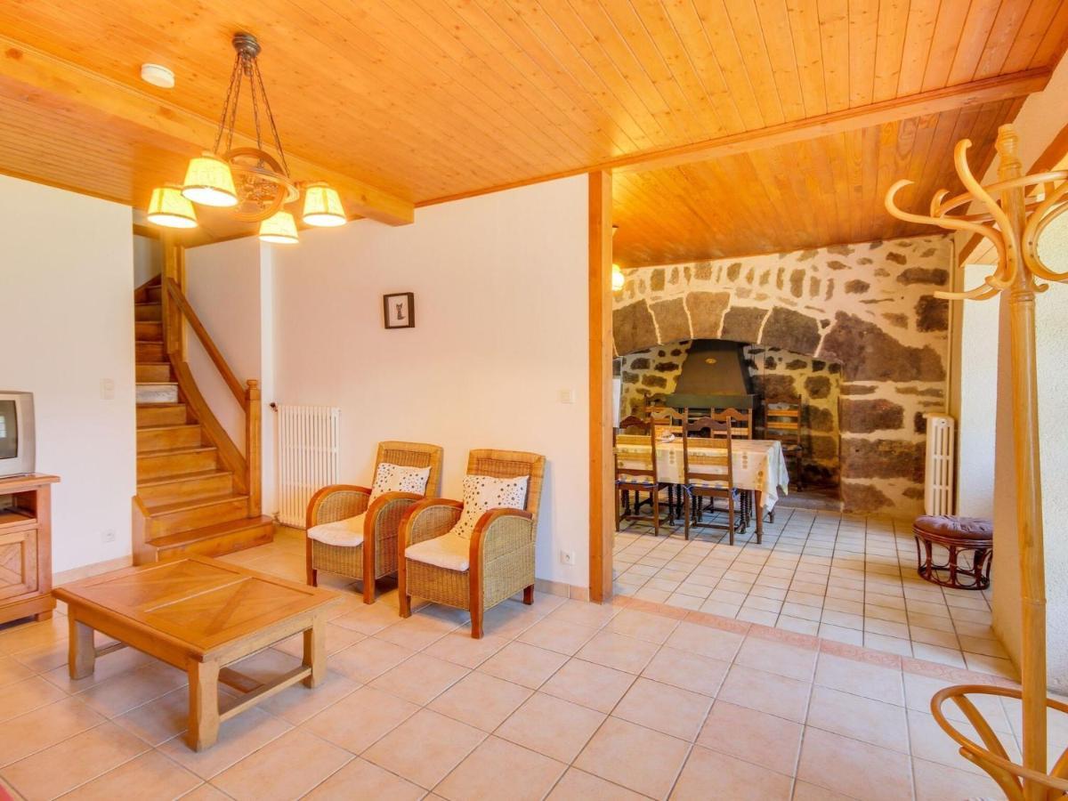 Beautiful Villa In The Parc Des Volcans D Auvergne Vic-sur-Cère 외부 사진