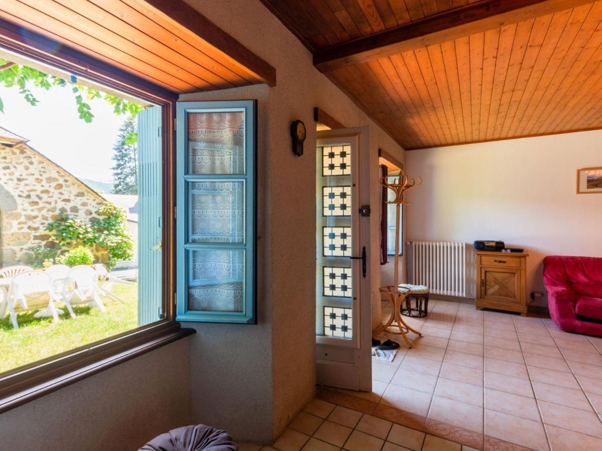 Beautiful Villa In The Parc Des Volcans D Auvergne Vic-sur-Cère 외부 사진