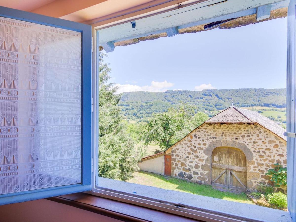 Beautiful Villa In The Parc Des Volcans D Auvergne Vic-sur-Cère 외부 사진